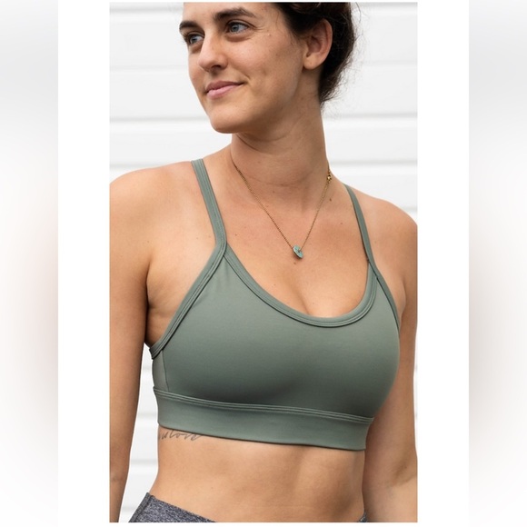 VIICAYA Vii Sports Bra Sage Green Size Small $48 Retail NWT - Picture 10 of 10
